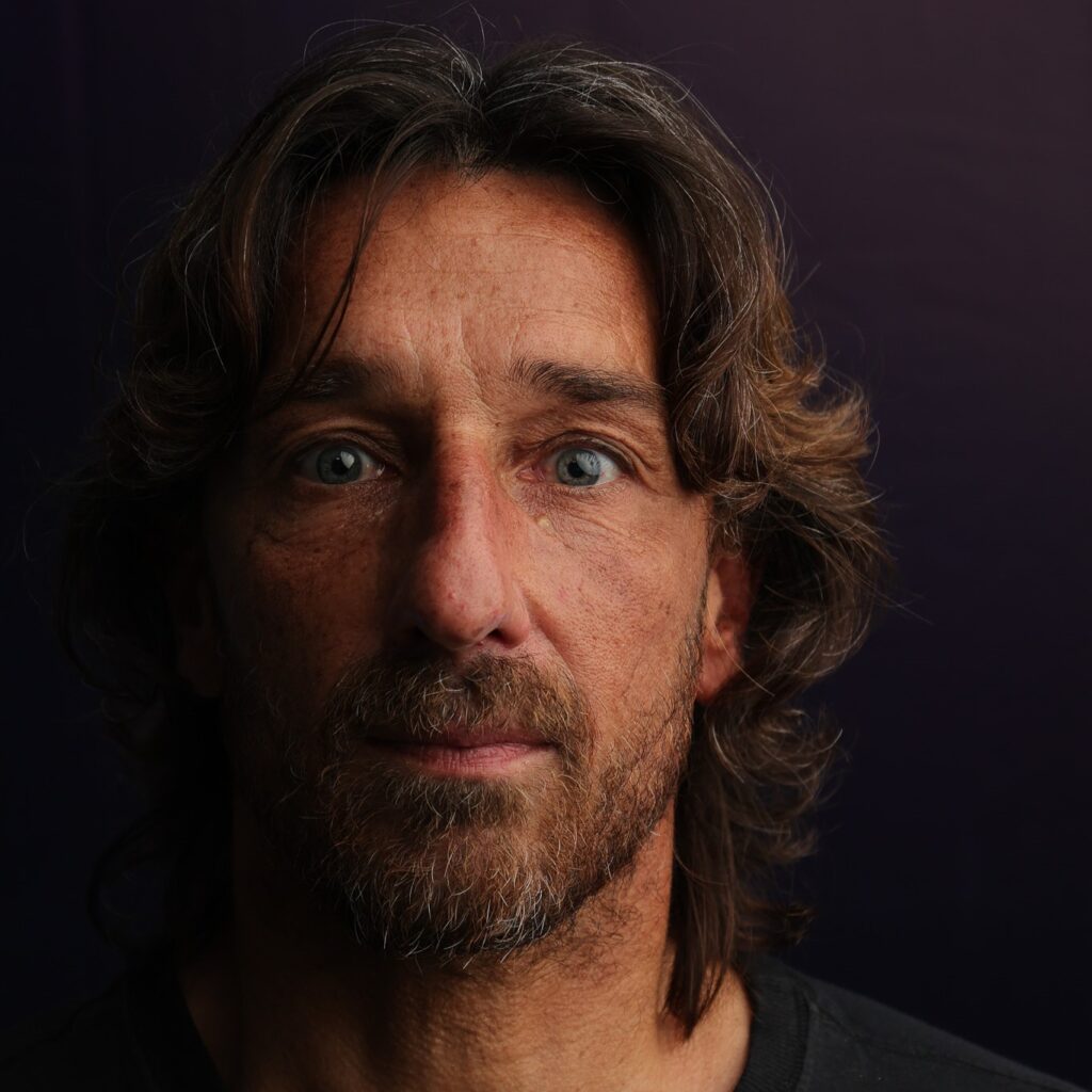 Fábio Perin - Terapia cognitivo-comportamental, especialista em neuropsicologia e mestre em neurociências.